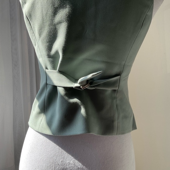 A&F Mara Tailored Vest Squareneck Top - Picture 4 of 6